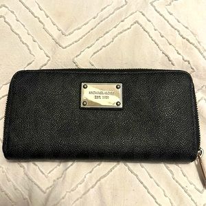 Michael Kors All Around Zip Wallet